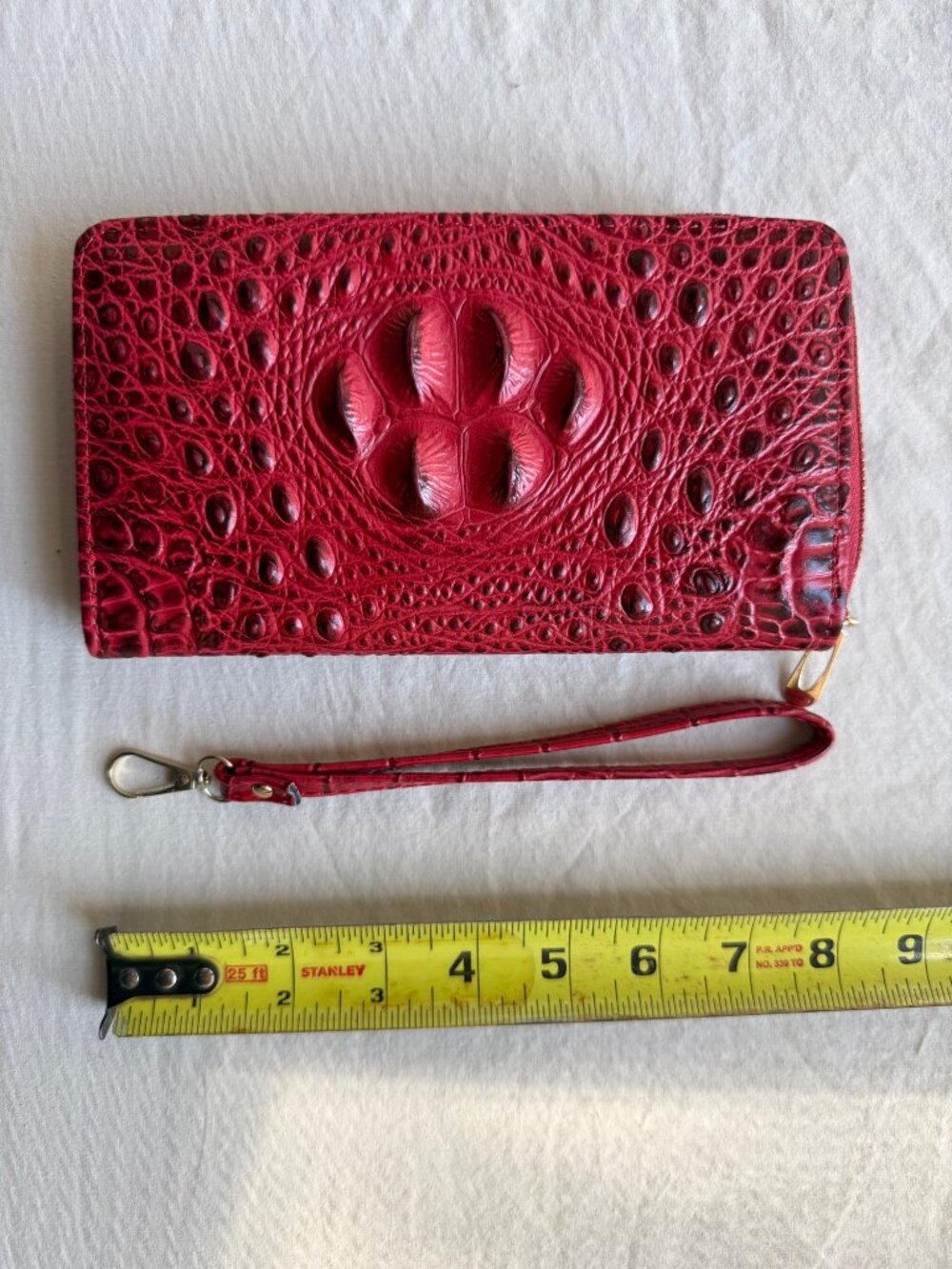 NWOT Red Croc Embossed Faux Leather Zip Around Wallet Wristlet Gold Hardware